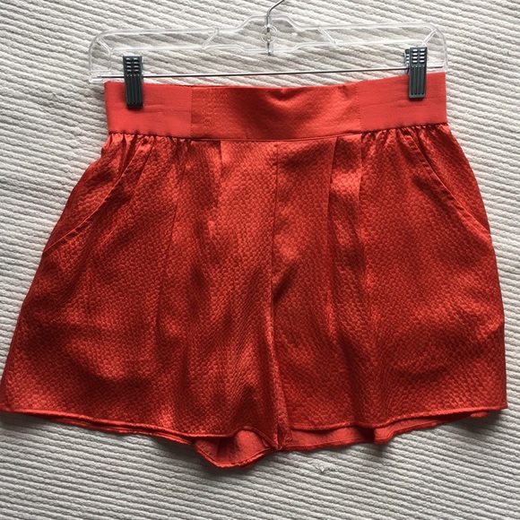 Yoyo Yeung Bright Coral 100% Silk shorts - Picture 2 of 3